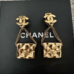 Iconic ✨ Chanel handbag earrings
